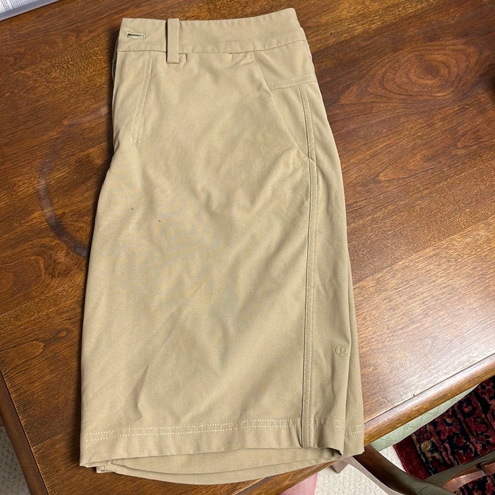 Khakis Lulu Lemon Shorts